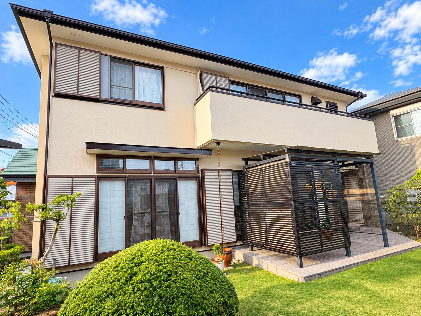 外壁と屋根を塗り替えた戸建て住宅(平塚市)
